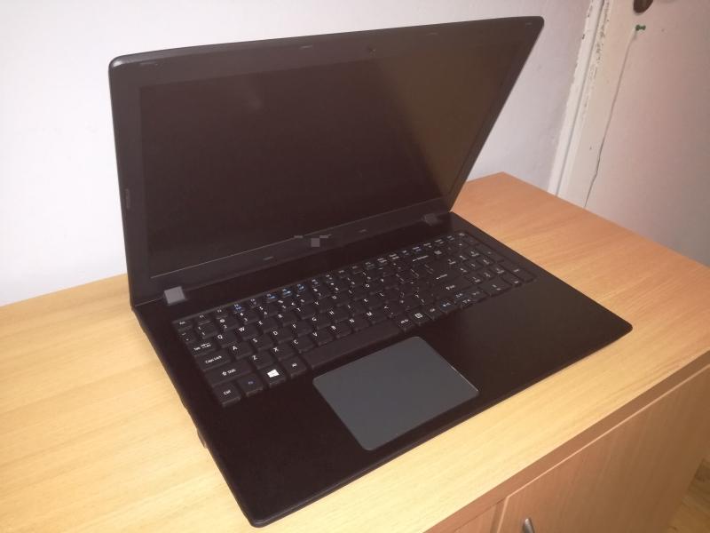 Wykorzysta nieuwag sprzedawcy i ukrad laptopa